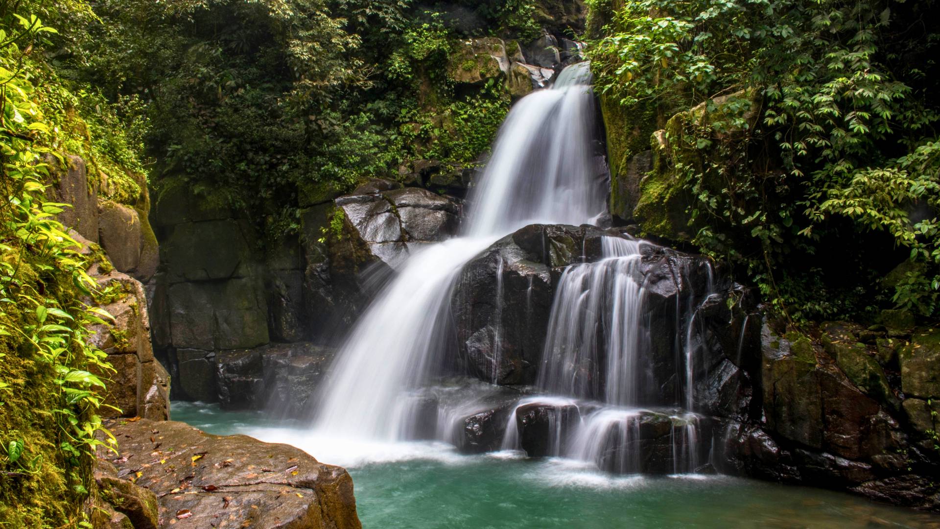 Sumba, Manupeu Tanah Daru